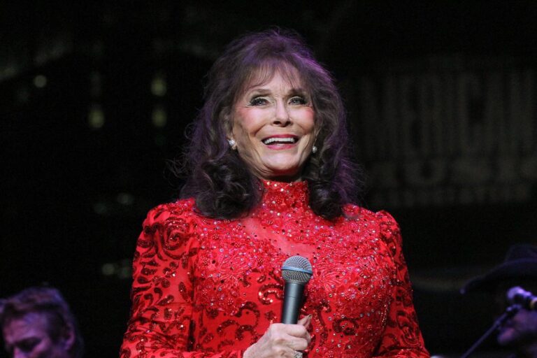 Country Legend Loretta Lynn’s Surprising Cannabis Debut at 84!