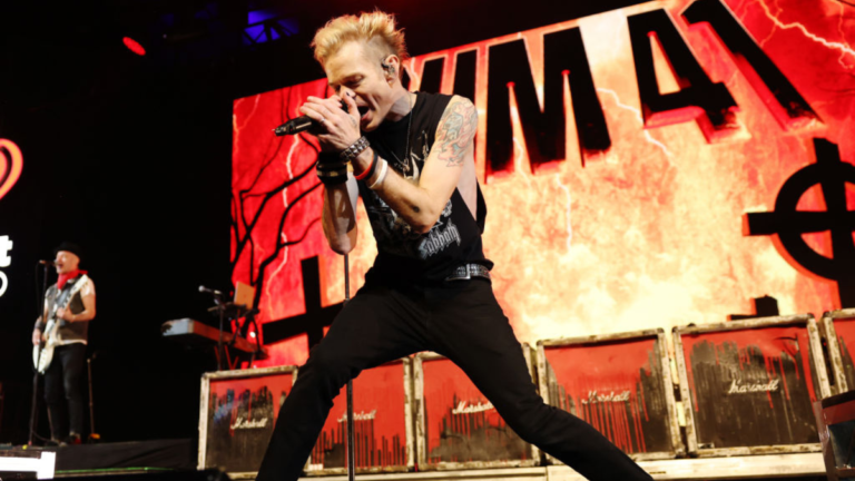 Deryck Whibley’s Incredible Journey: From Rock Bottom to Success with Sum 41