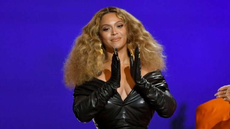 Discover Beyoncé’s Powerful Message of Self-Expression Through Her Music and Hair Choices