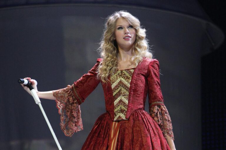 Experience the Magic: Relive Taylor Swift’s Epic First Headlining Tour!