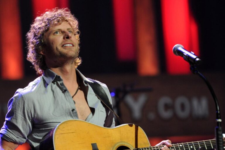 Experience the Magic of Dierks Bentley’s Epic Grand Ole Opry Debut!