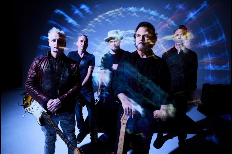 Experience the Raw Power of Pearl Jam’s Return with ‘Dark Matter’ – Listen Now!