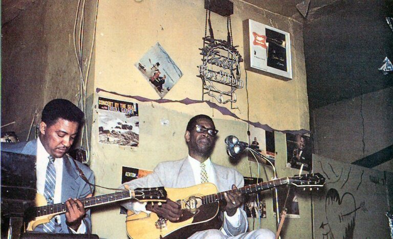 Experience the Ultimate Elmore James Playlist: Top 10 Songs You Can’t Miss!