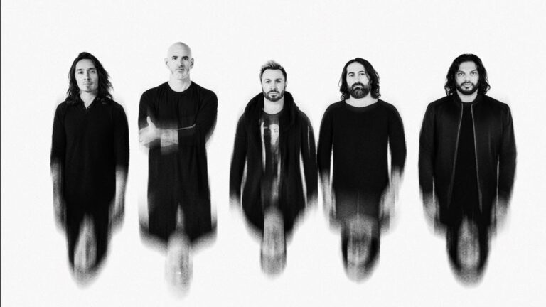 Get ready to be amazed as Periphery teams up with English guitar virtuoso Mike Dawes to give a modern acoustic twist to their hit song It’s Only Smiles!