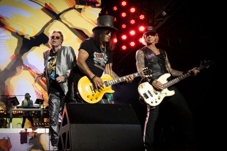 Get ready to rock out with Guns N’ Roses and The Black Keys – a concert experience you won’t want to miss!