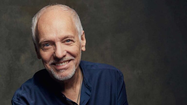 Legendary Guitarist Peter Frampton Reflects on Six Decades of Musical Mastery – You Won’t Believe His Journey!