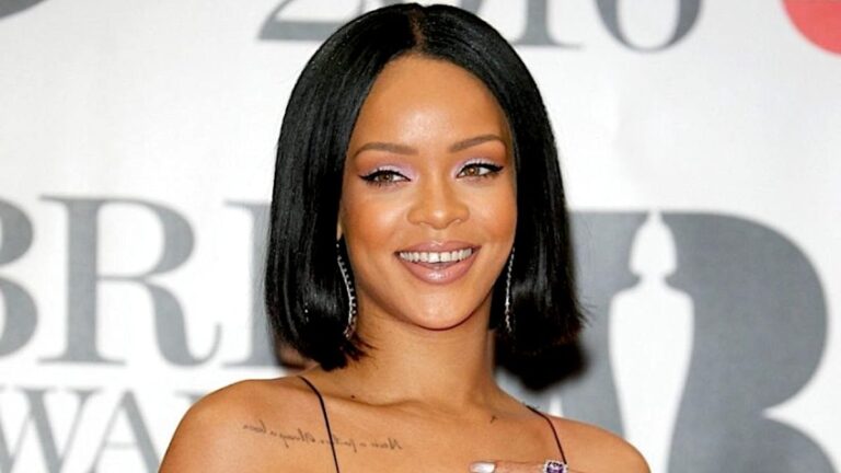 Rihanna’s Excited Fans Believe She’s Pregnant with Baby Number 3!