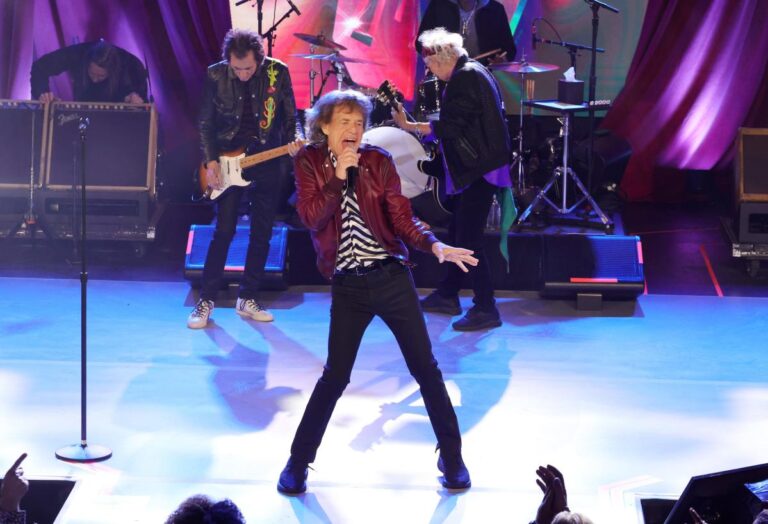 Rock Icon Mick Jagger, 80, Stuns Fans with Timeless ‘Moves Like Jagger’