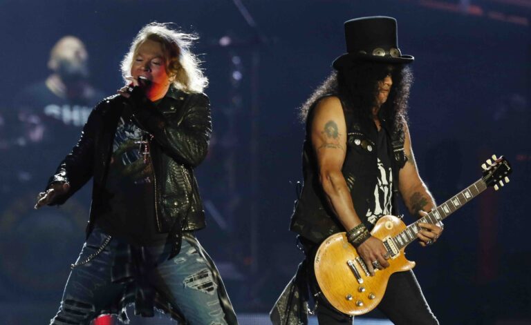 Rock Out in Chicago with Guns N’ Roses: Your Ultimate Guide to the Best Activities!