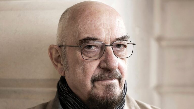 Unapologetically Bold: The Songwriting Inspiration Behind Jethro Tull’s RökFlöte” – Ian Anderson’s Fearless Approach