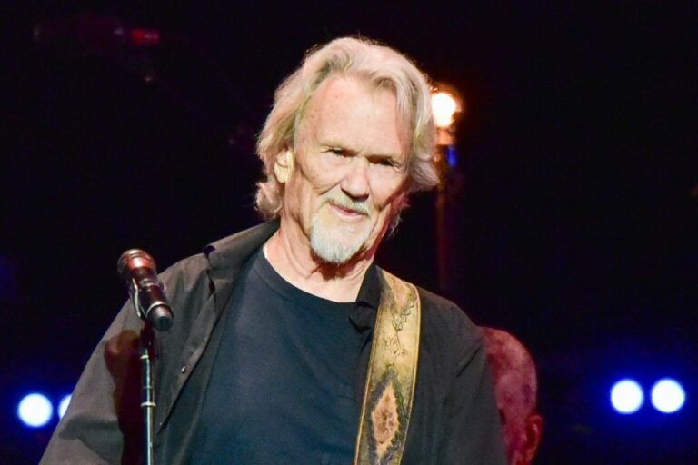 Uncover the Unforgettable Setlist From Kris Kristofferson’s Farewell Performance – You Won’t Want to Miss This!