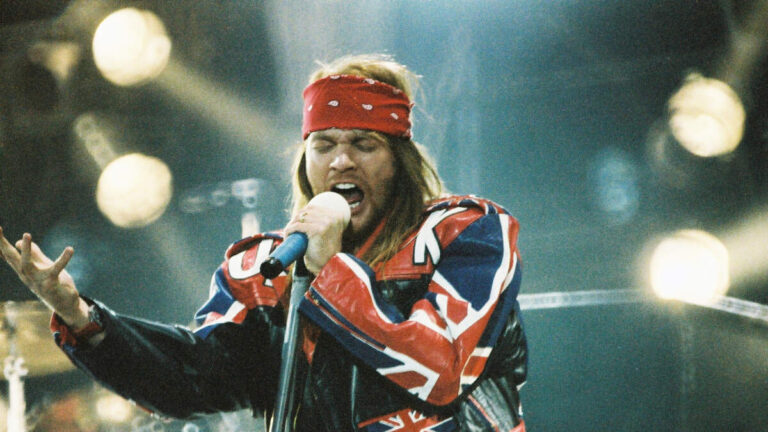 Discover the Surprising Secrets of Birthday Boy Axl Rose’s Life!