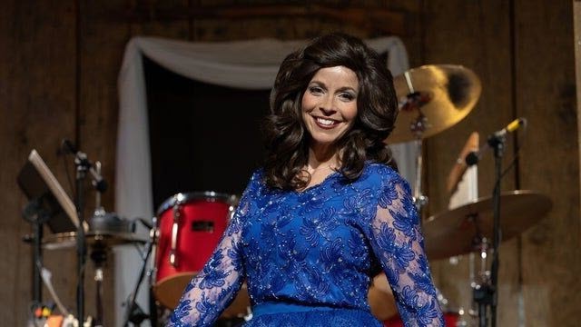 Discover the Top 10 Songs that Solidify Loretta Lynn’s Legendary Status!