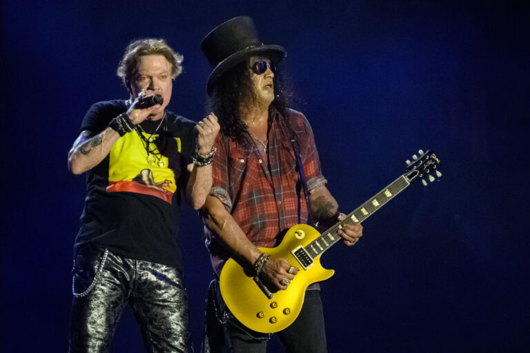 Exclusive Premiere: Guns N’ Roses Unleash Unheard Hit “The General” Live in LA – Don’t Miss Out!