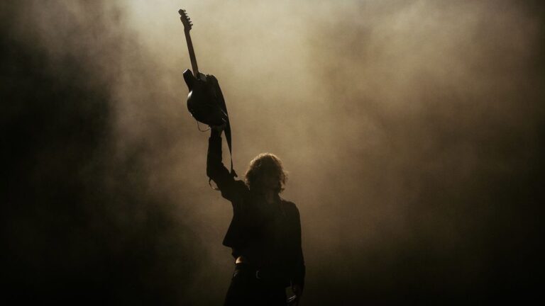 Get ready Dublin! Catfish and the Bottlemen are bringing their summer tour to your city with an epic arena show added to their schedule.