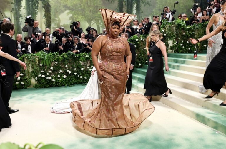 Lizzo Stuns as a Beautiful Blossom on the Dazzling 2024 Met Gala Red Carpet