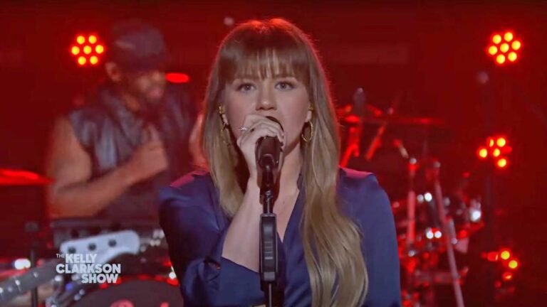 Prepare to be amazed: Kelly Clarkson’s breathtaking rendition of Metallica’s Sad But True will blow you away!