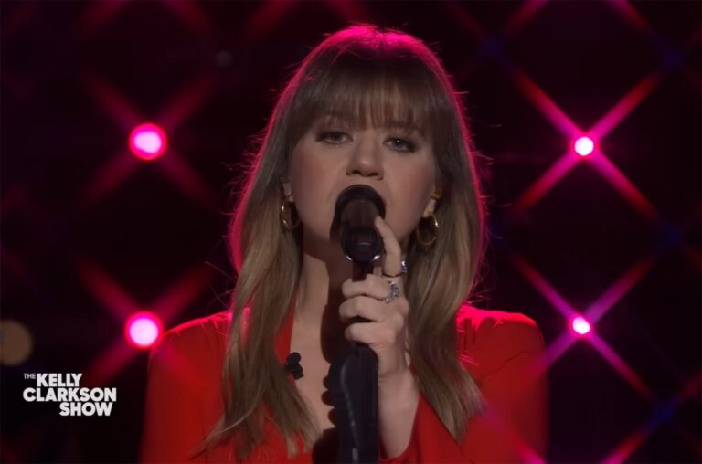 Rock On: Kelly Clarkson Nails Metallica’s ‘Sad But True’ in Epic Kellyoke Cover!