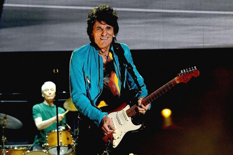 Ron Wood of the Rolling Stones Discovers a Revolutionary Method of Elevating His Experience