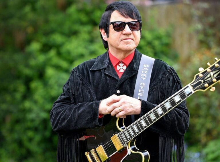 Uncover the Top 10 Greatest Hits by Roy Orbison That Will Leave You Mesmerized